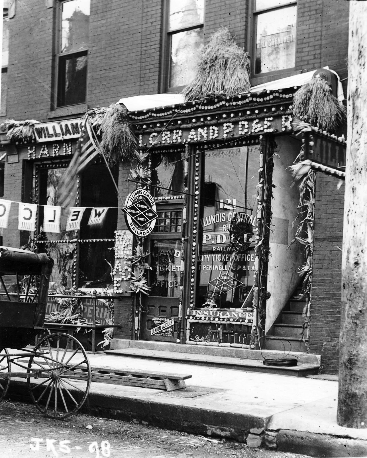 Illinois Central ticket office 1896.jpg